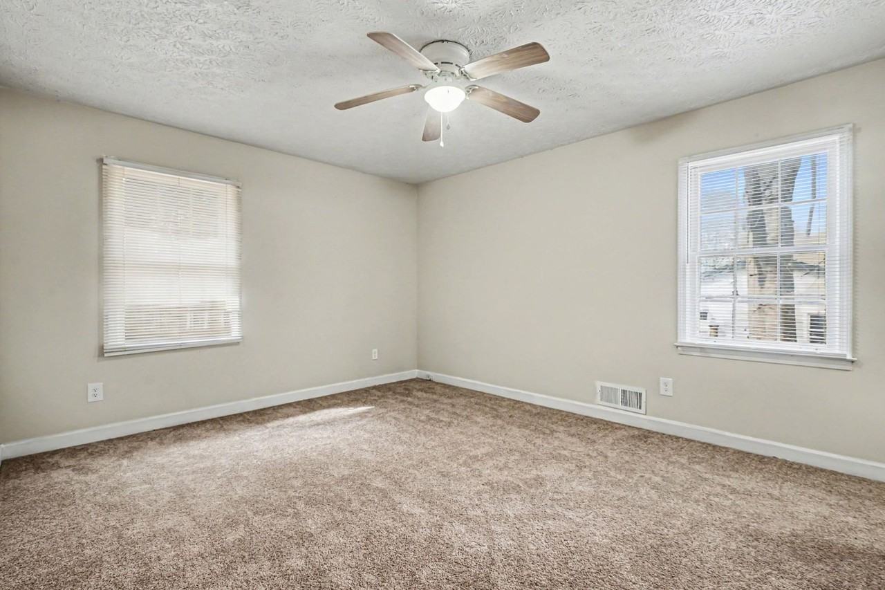 1836 Mclain Ln - Photo 5 of 20