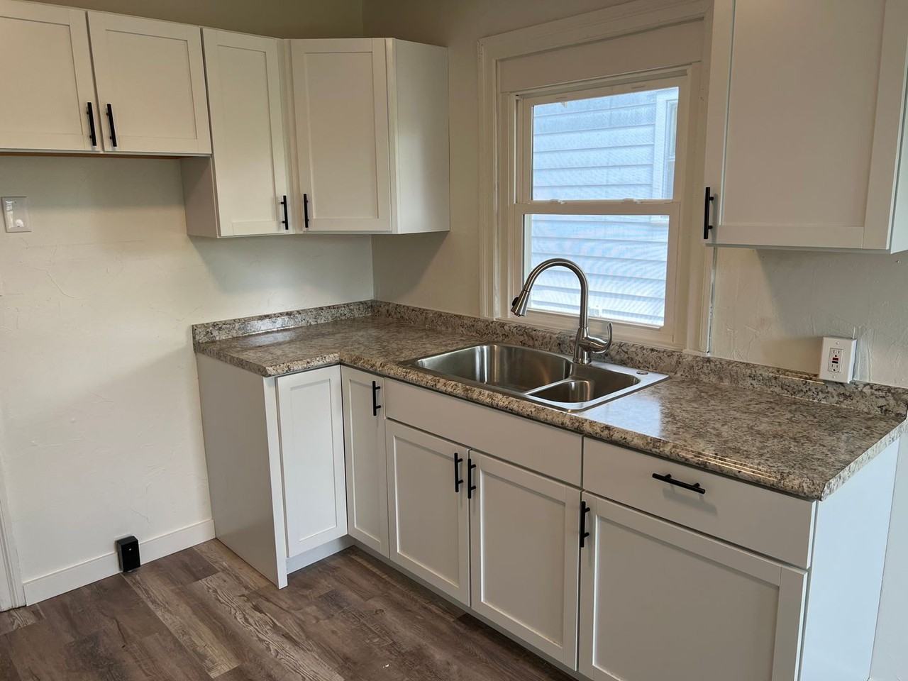 50 E Hillcrest Ave - Photo 7 of 11