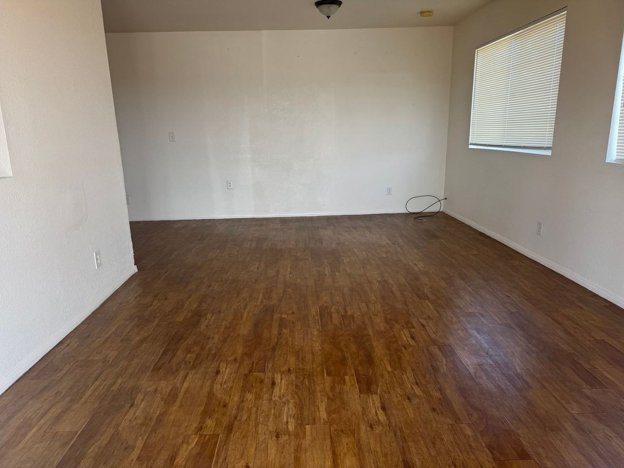 9860 E Spurr Ln - Photo 3 of 18