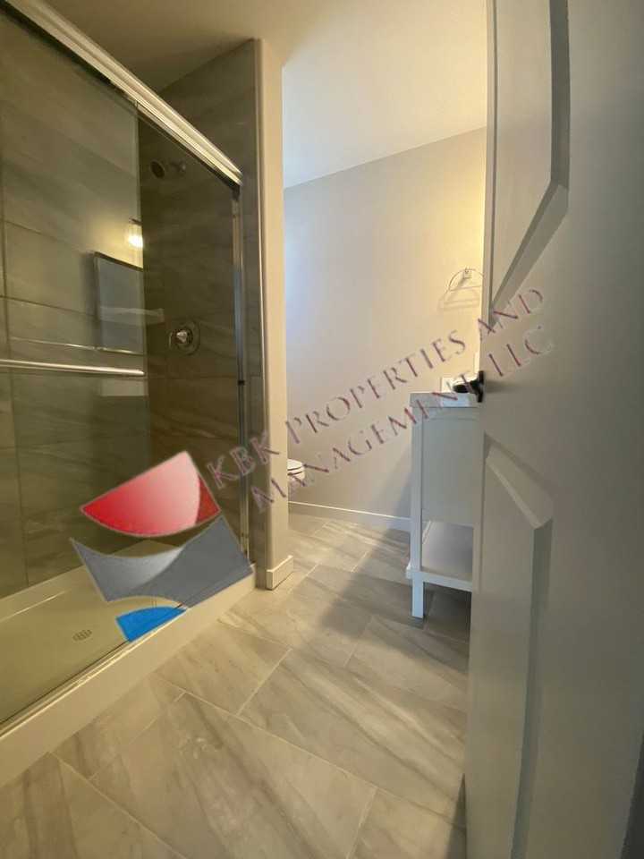 909 Douglas Dr - Photo 2 of 18