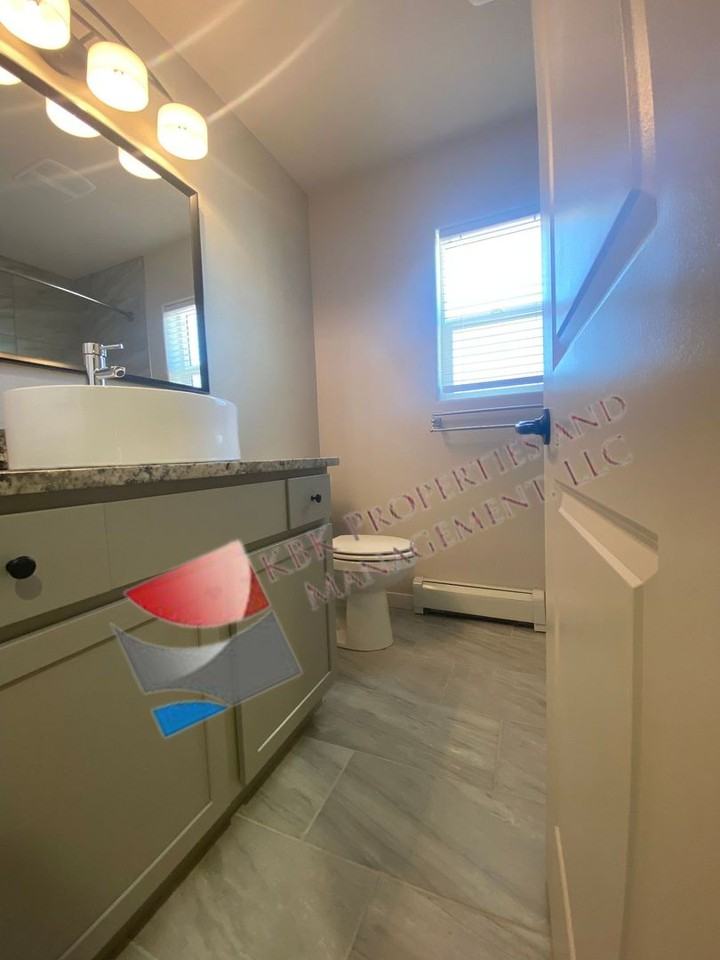 909 Douglas Dr - Photo 3 of 18