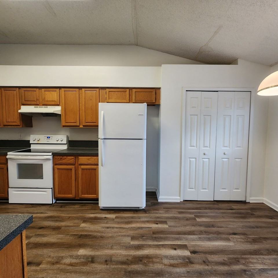 7910 Georgia Jack Dr N - Photo 6 of 24