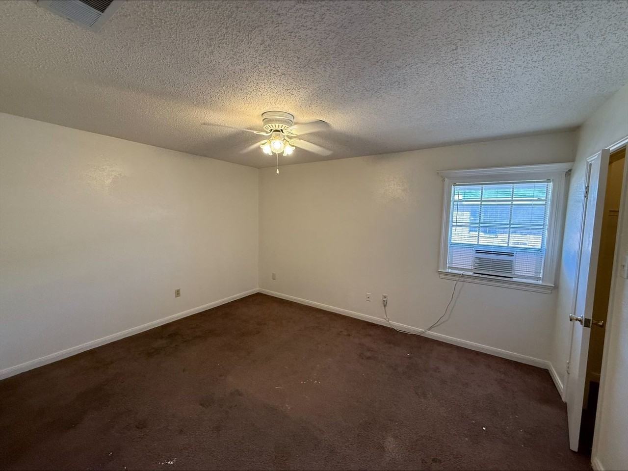 4101 Delaware Ave - Photo 5 of 8