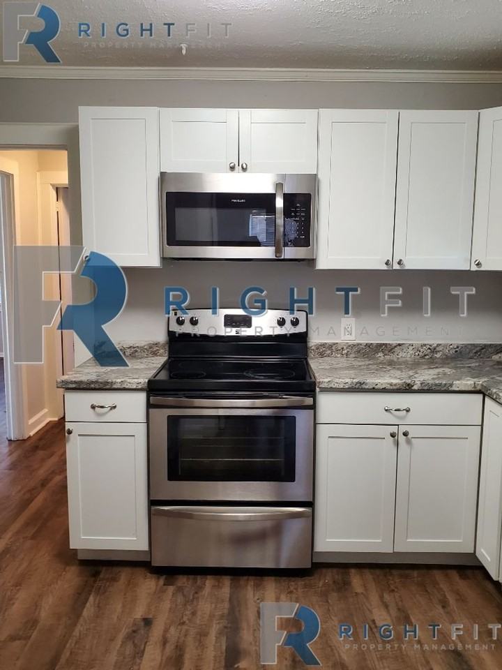 5753 Bishop Dr - Photo 7 of 24