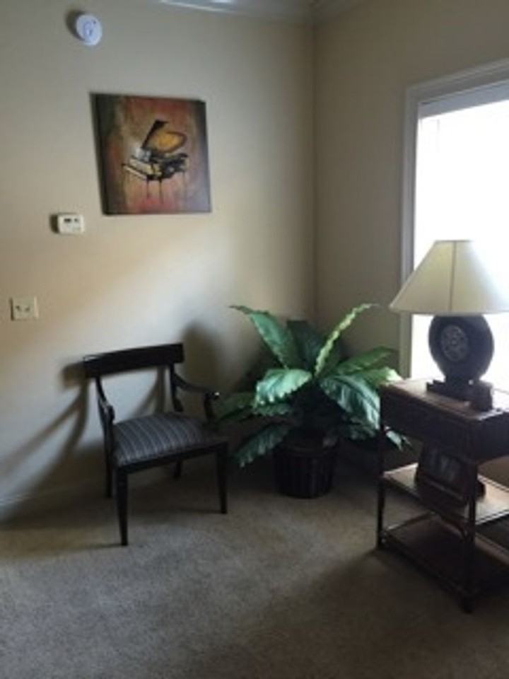 1086 Runningvine Ln - Photo 3 of 16