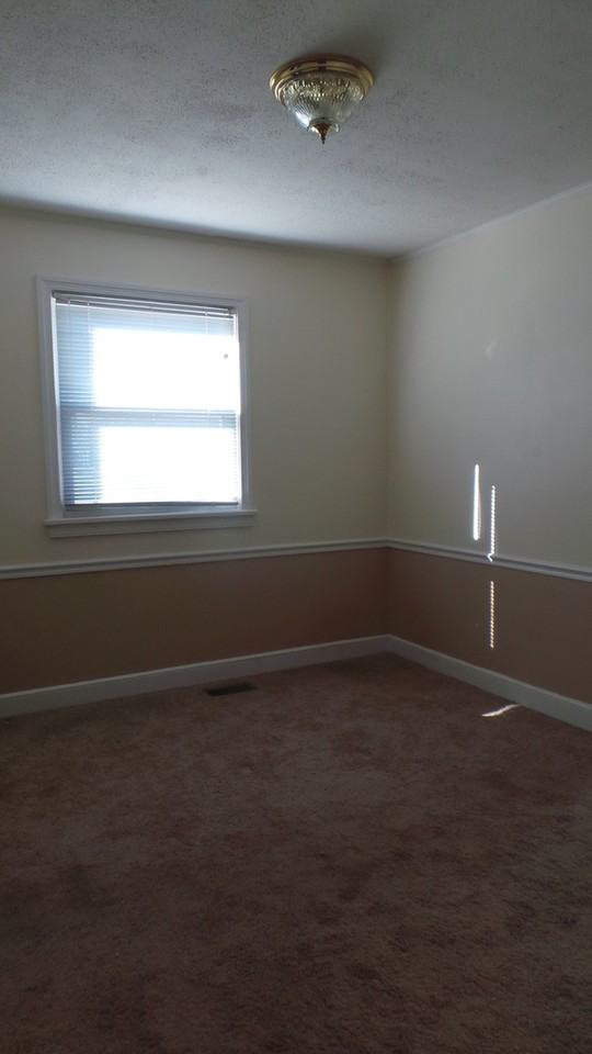 624 N Charles St - Photo 3 of 9