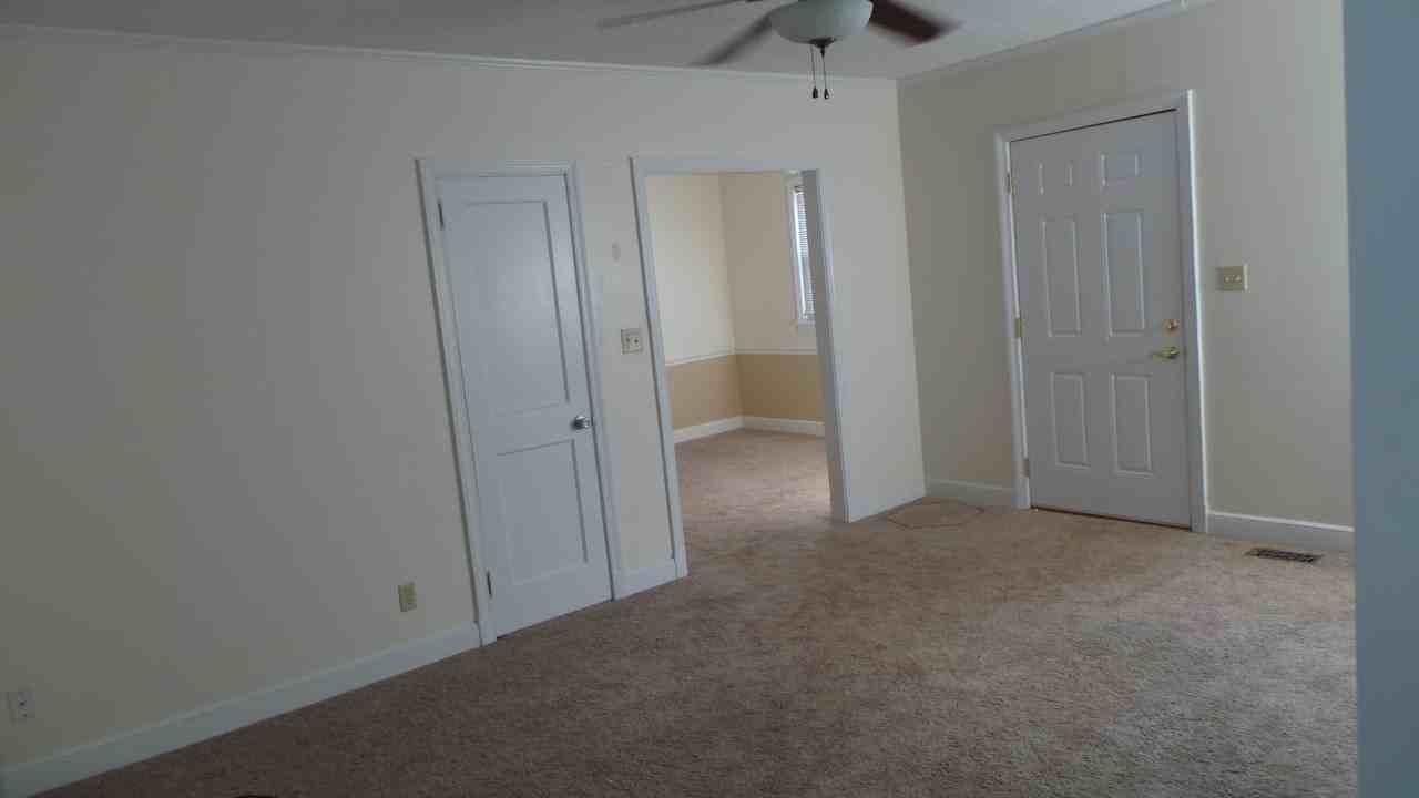 624 N Charles St - Photo 4 of 9