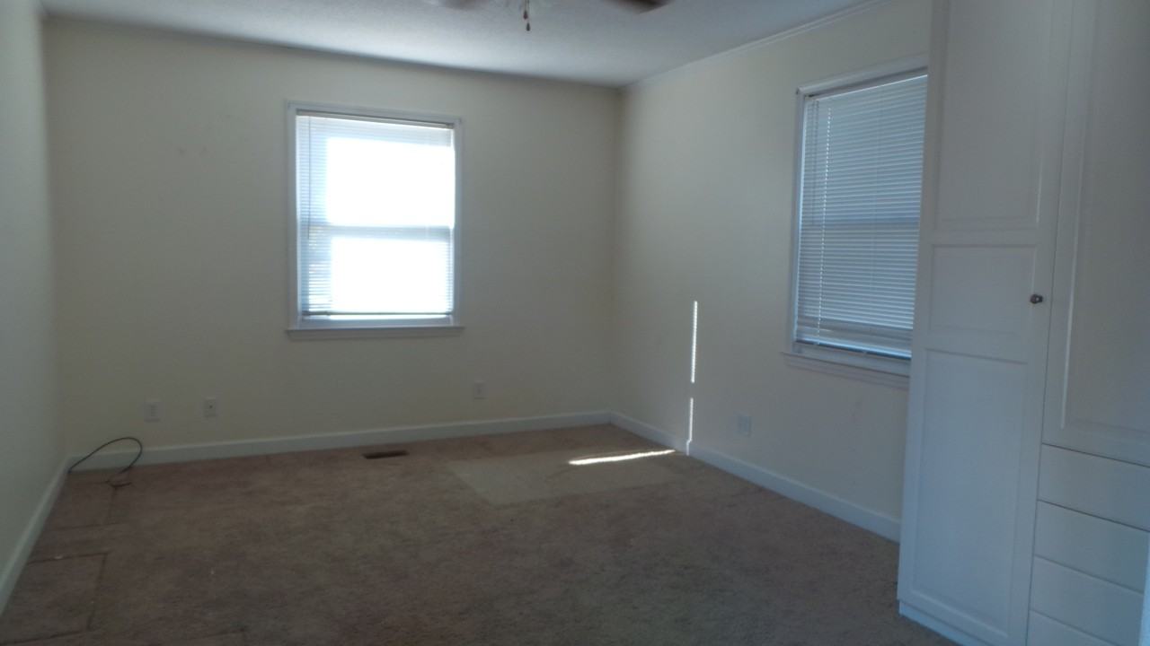 624 N Charles St - Photo 5 of 9