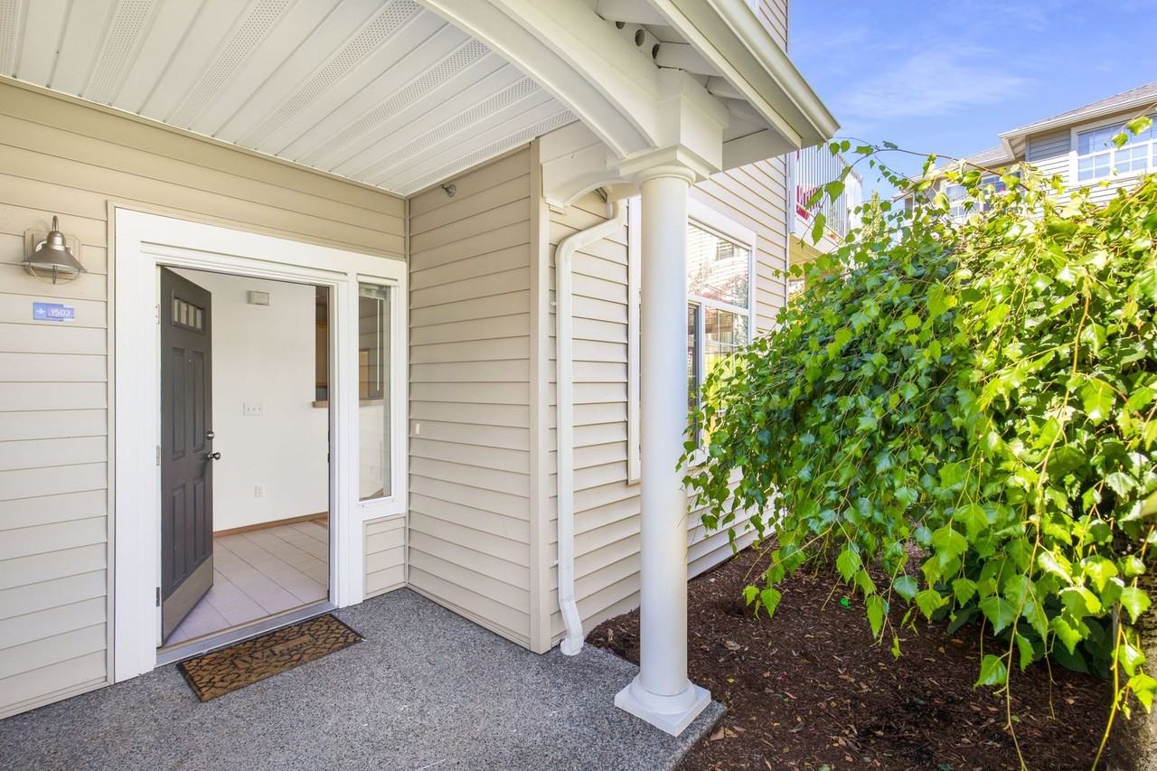 1855 Trossachs Blvd Se - Photo 2 of 28