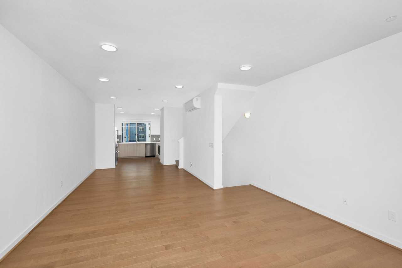 1488 159th Pl Ne - Photo 2 of 16