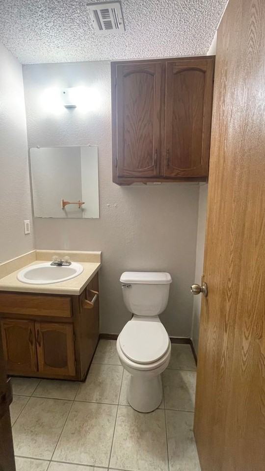 14264 S Hickory St - Photo 7 of 16