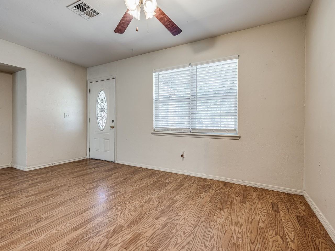 3312 Gwendolyn Ln - Photo 5 of 17