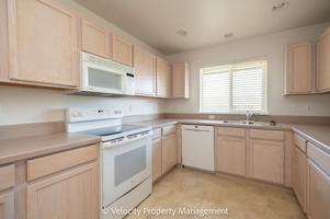 featured image of 1204 Ne Dawson Dr