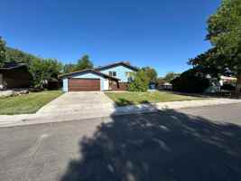 featured image of 834 N 12th St E