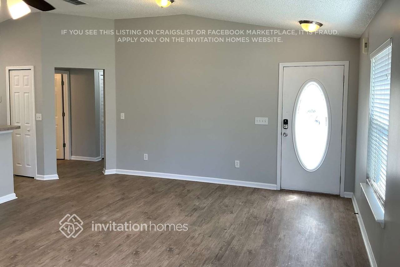 1872 Pineta Cove Dr - Photo 2 of 13