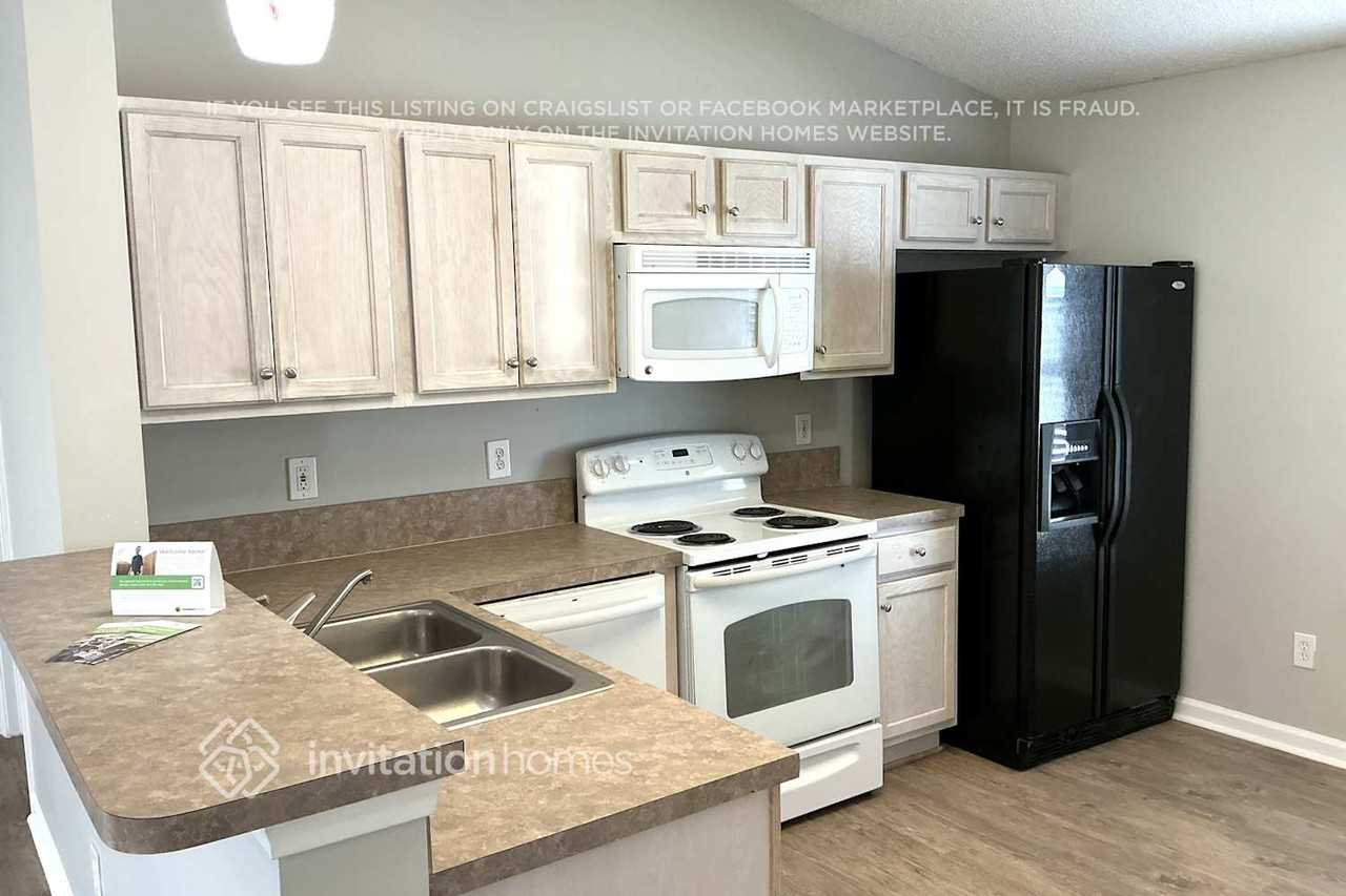 1872 Pineta Cove Dr - Photo 5 of 13