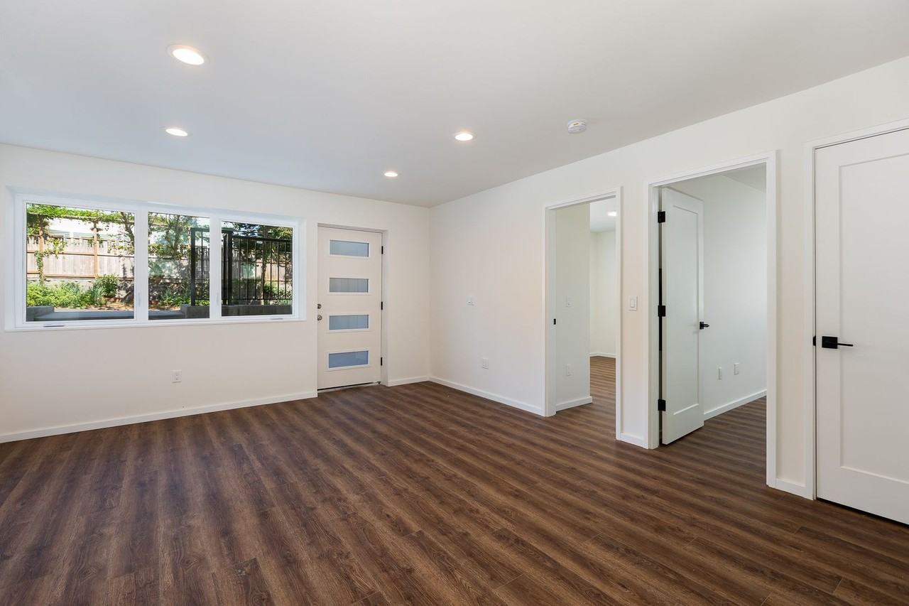 2515 E Fir St - Photo 6 of 8