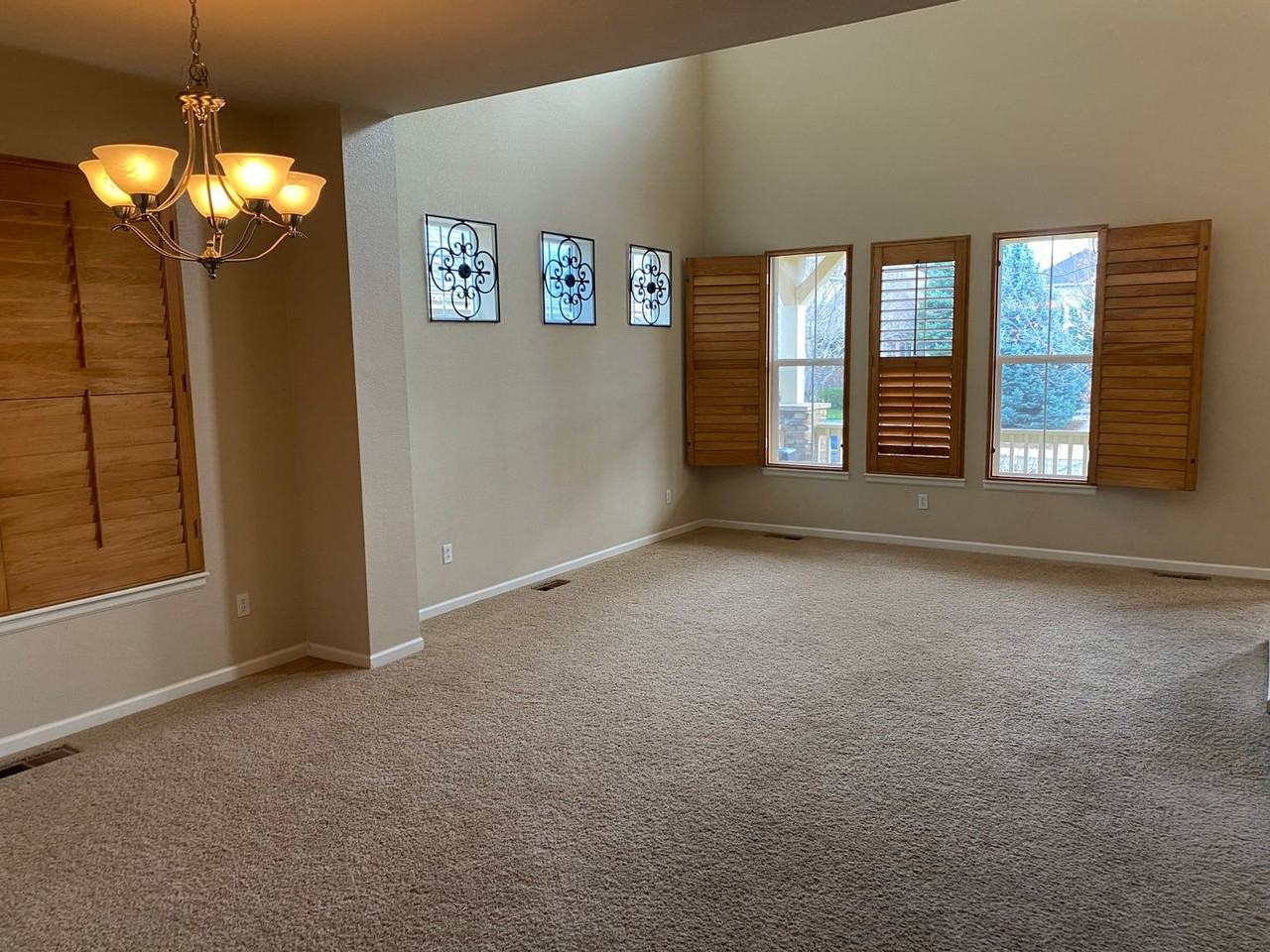 2219 Creekside Dr - Photo 5 of 26