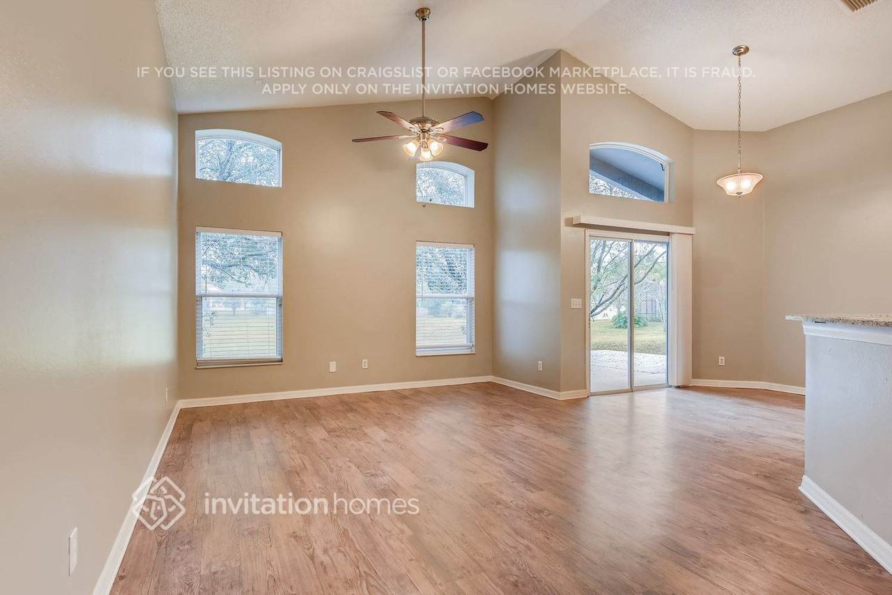 219 Chestnut Creek Dr - Photo 3 of 12