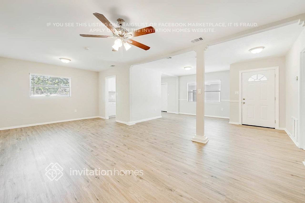 1720 Newton St - Photo 4 of 28