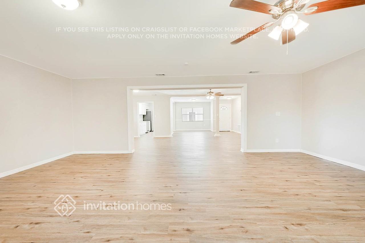 1720 Newton St - Photo 6 of 28