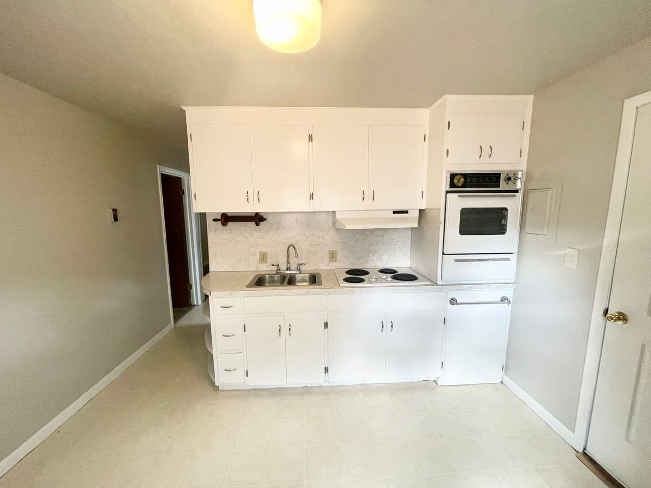718 E Freeport St - Photo 3 of 21