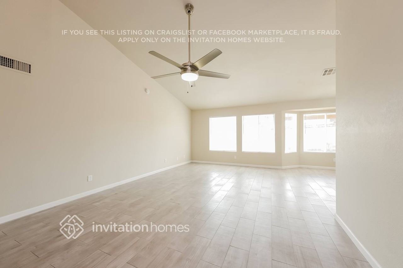 4133 W Saint John Rd - Photo 4 of 16