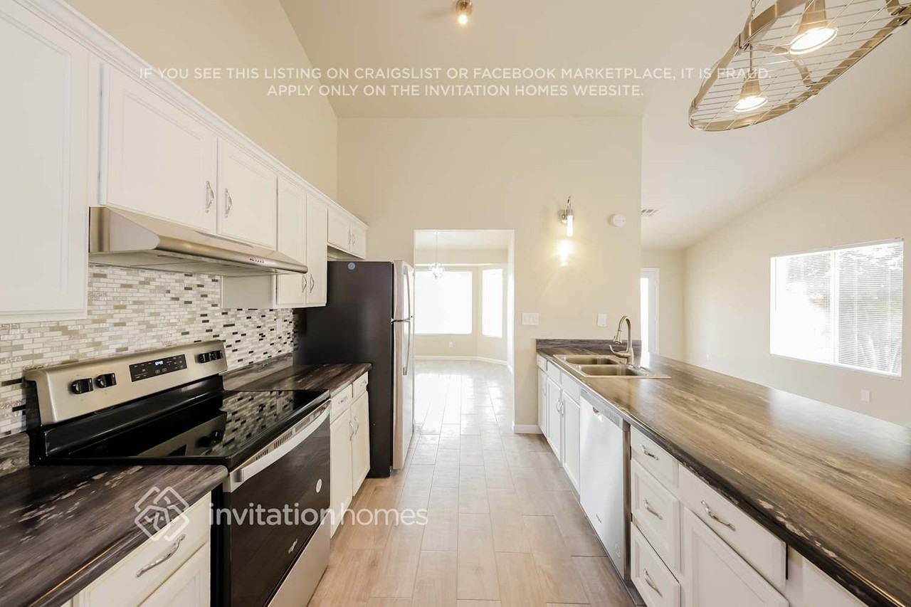 4133 W Saint John Rd - Photo 5 of 16