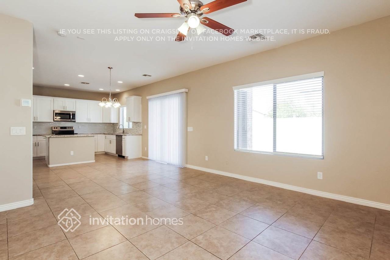 19272 W Adams St - Photo 4 of 18