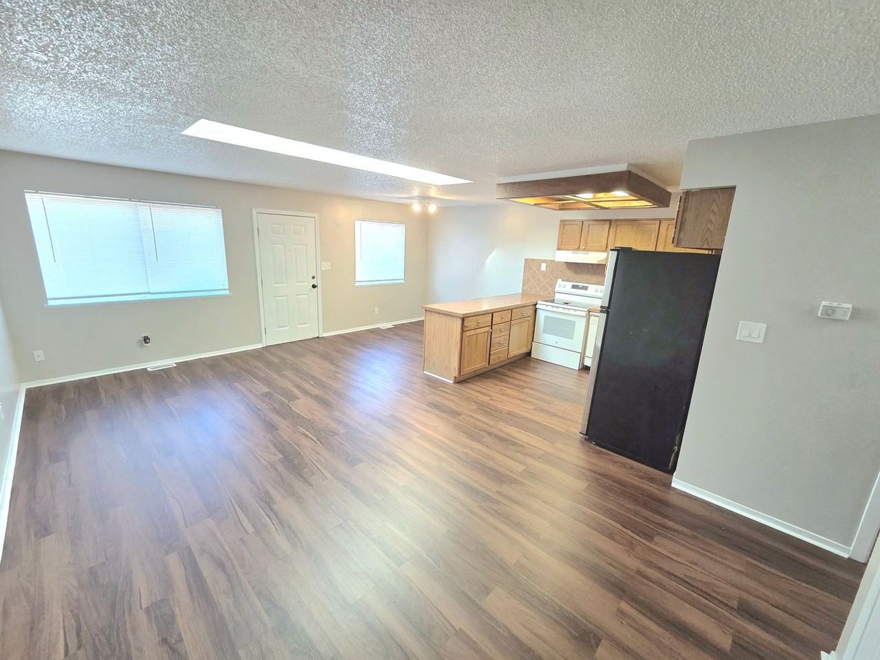 922 Teal Ct #922D - Photo 2 of 26