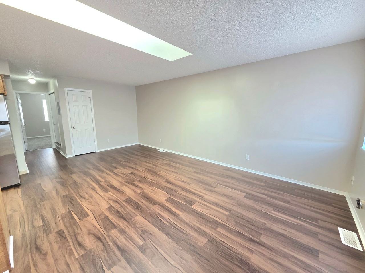 922 Teal Ct #922D - Photo 4 of 26