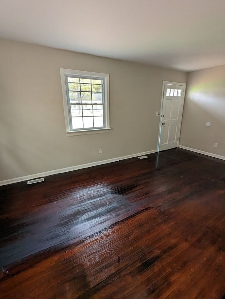 311 Church St - Photo 3 of 10