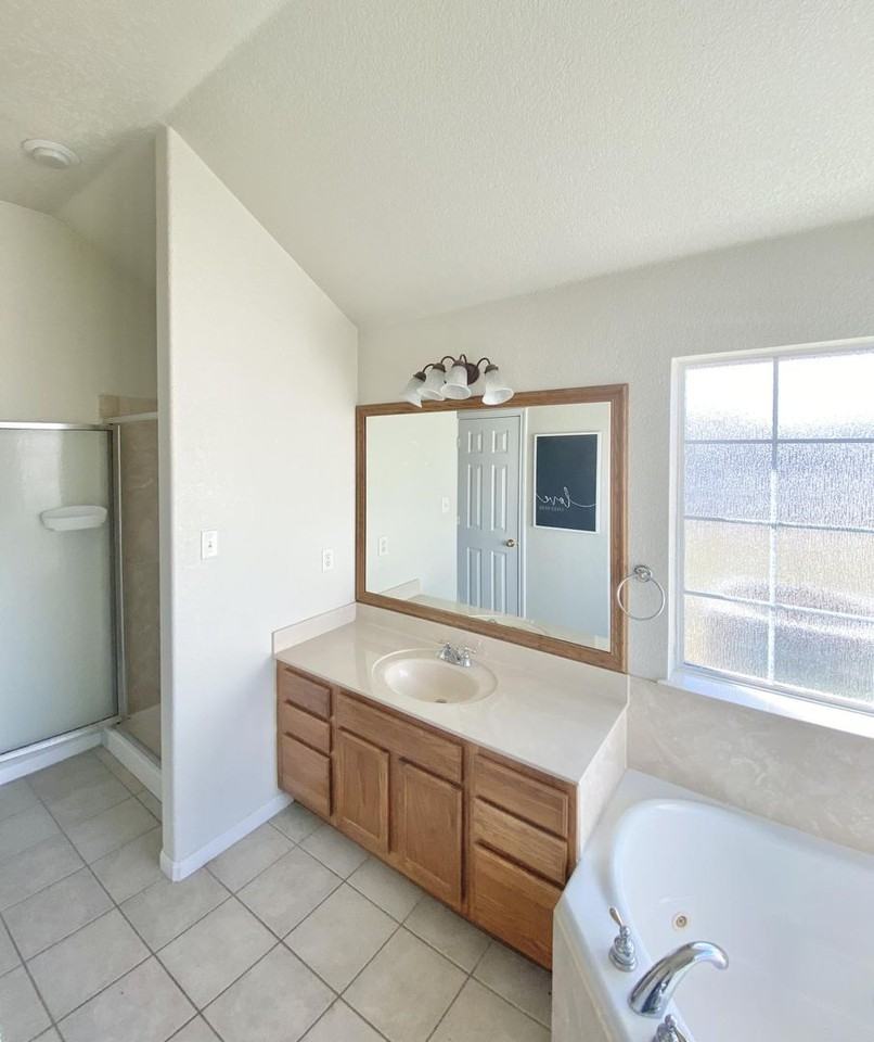 2024 Merlin Dr - Photo 6 of 14