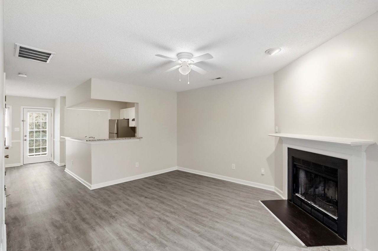 2100 Lanier Ave #C - Photo 3 of 44