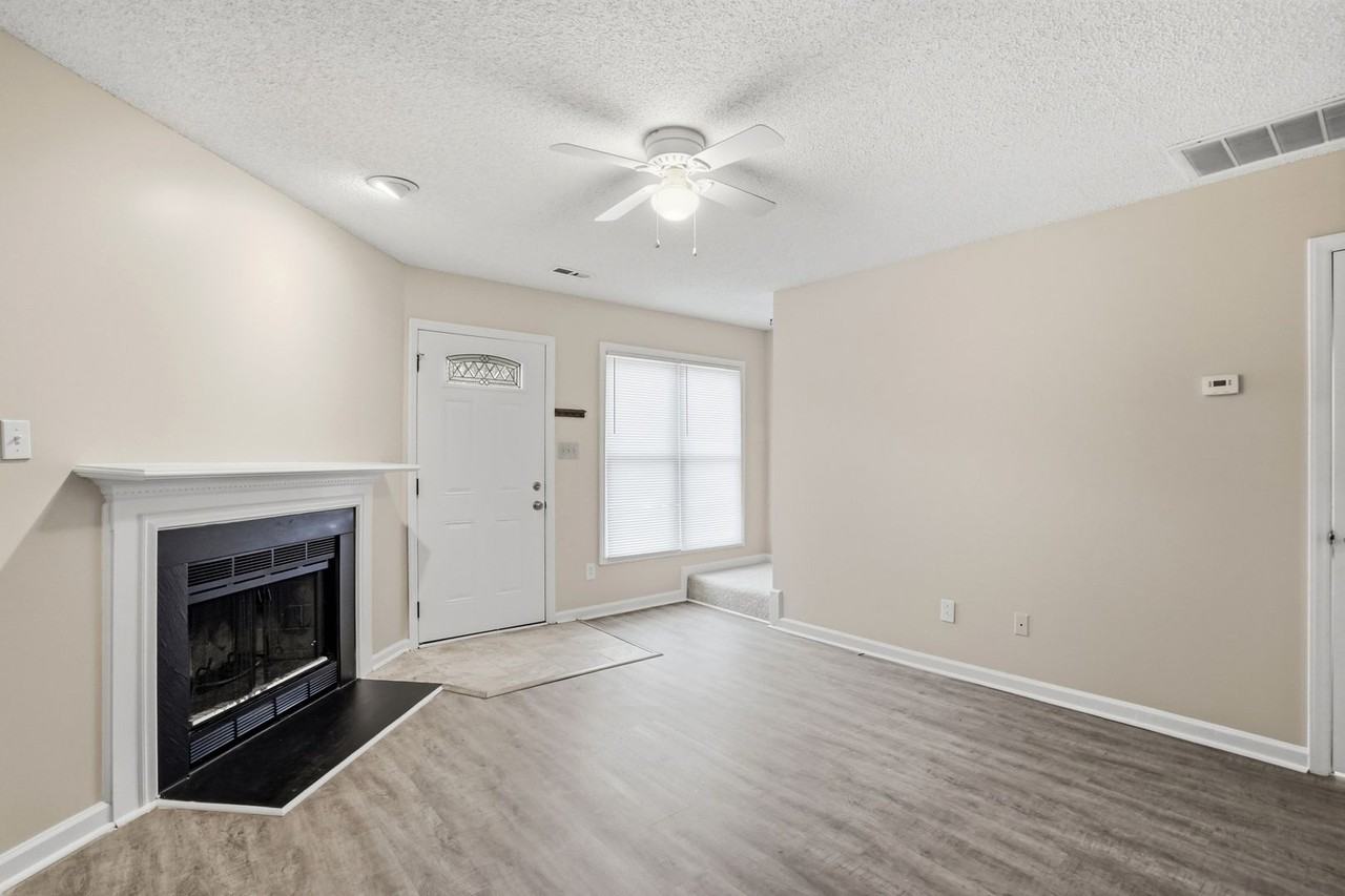 2100 Lanier Ave #C - Photo 5 of 44