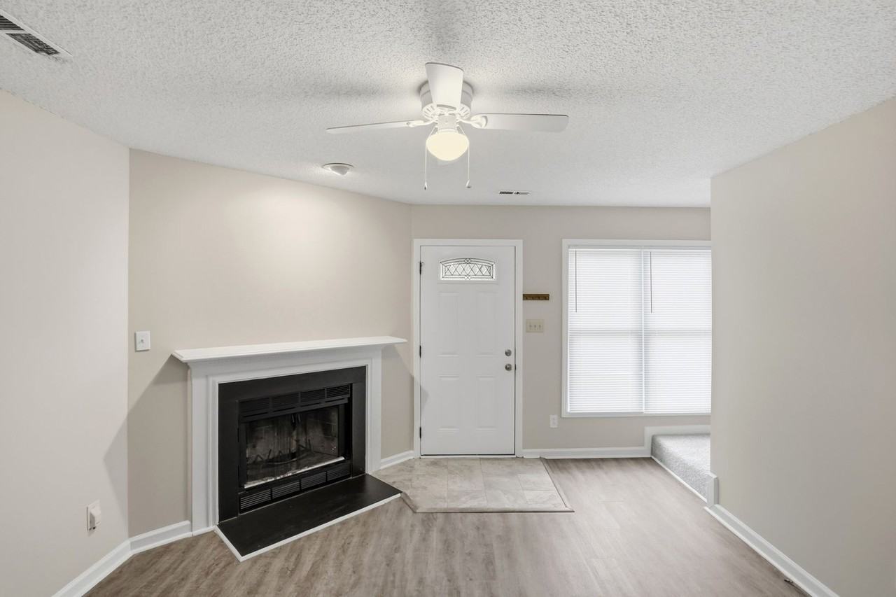 2100 Lanier Ave #C - Photo 6 of 44