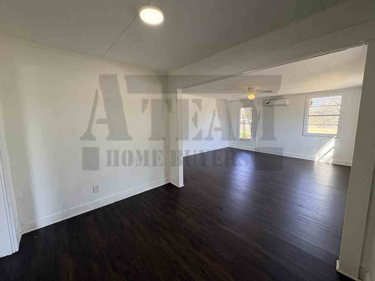 1016 W Royall Blvd - Photo 2 of 25