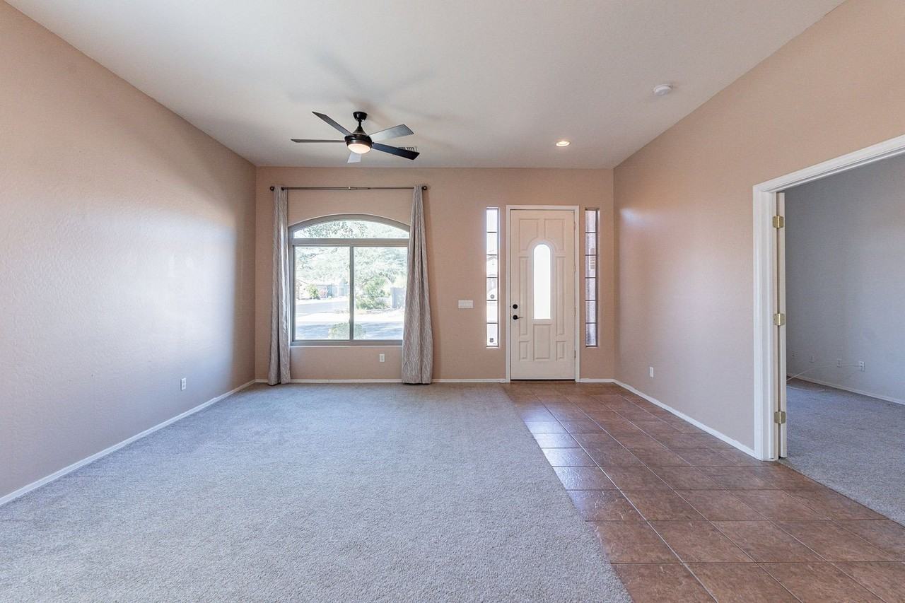 7257 W Paradise Ln - Photo 6 of 50