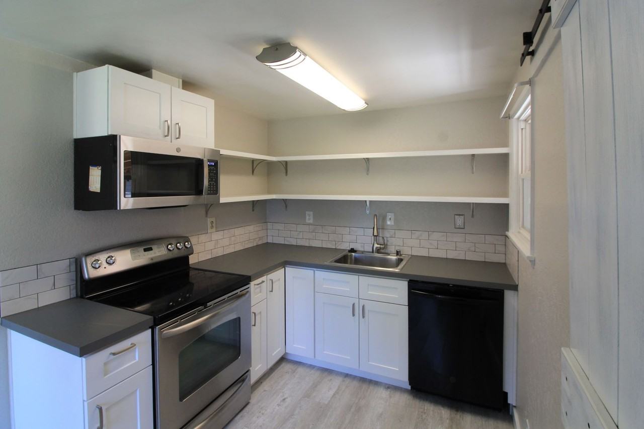 1205 W 2nd Ave - Photo 2 of 9