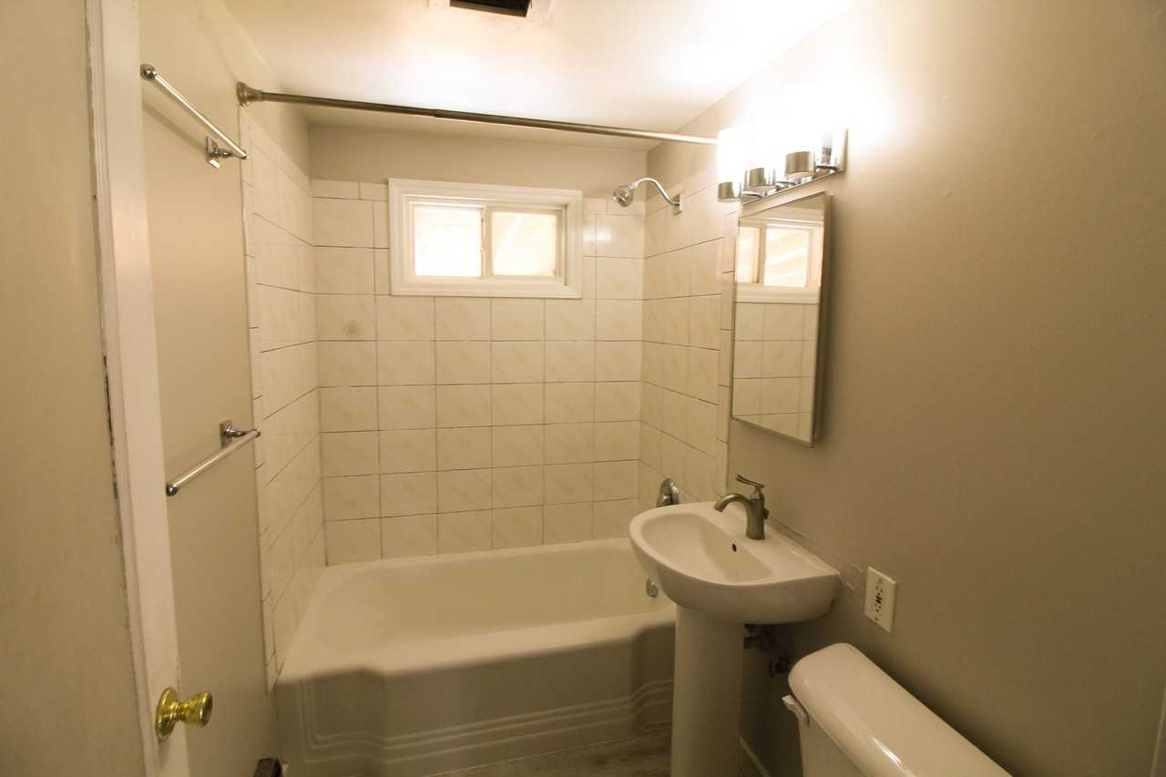 1205 W 2nd Ave - Photo 7 of 9