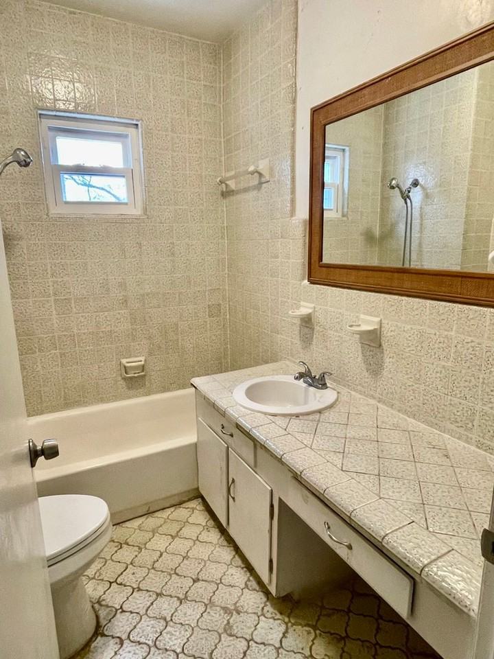 1714 Oaklawn Ave - Photo 7 of 14