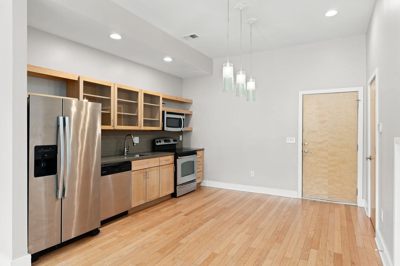 4475 Rainbow Blvd - Photo 3 of 17