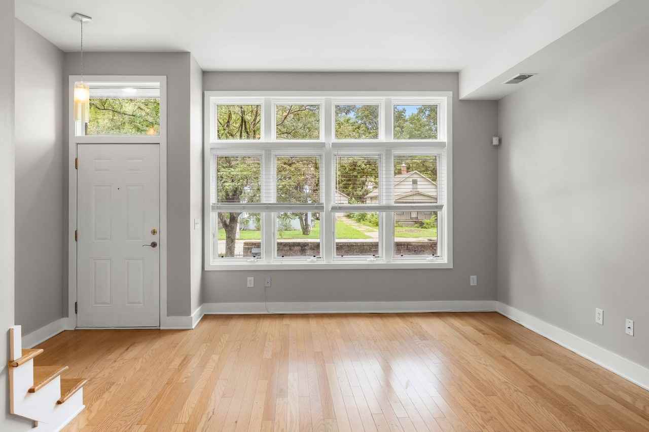 4475 Rainbow Blvd - Photo 5 of 17