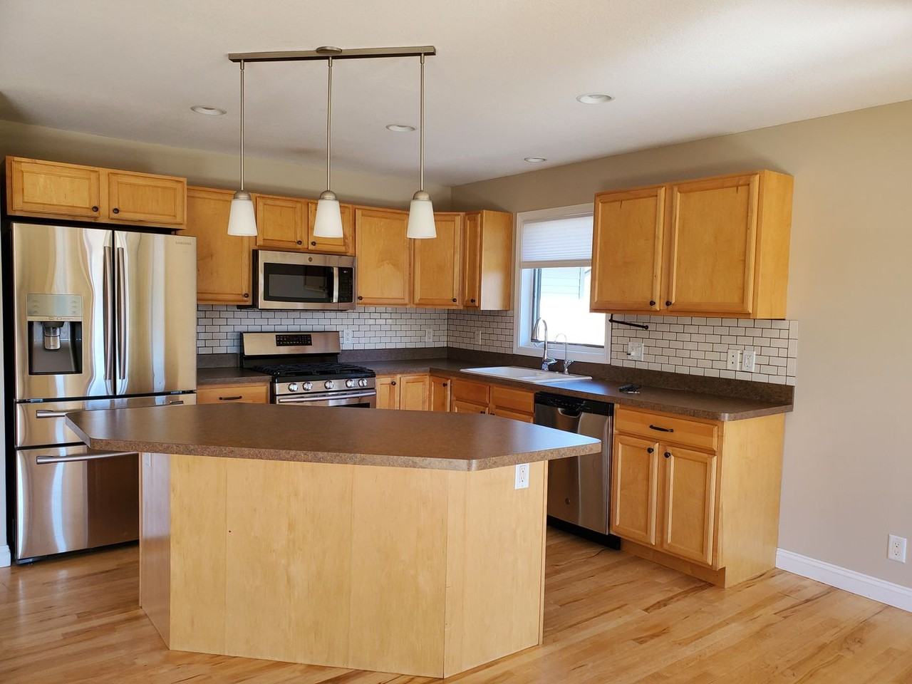 653 Badlands Rd - Photo 5 of 25