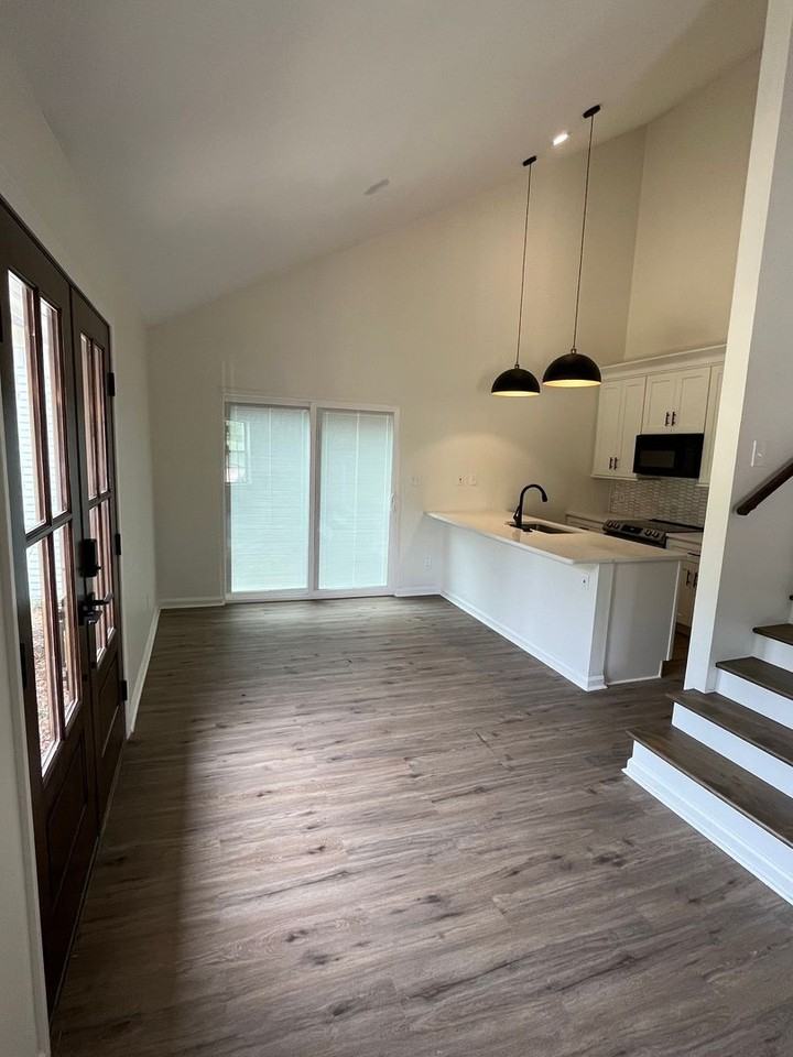 105 Golf Club Rd - Photo 5 of 14