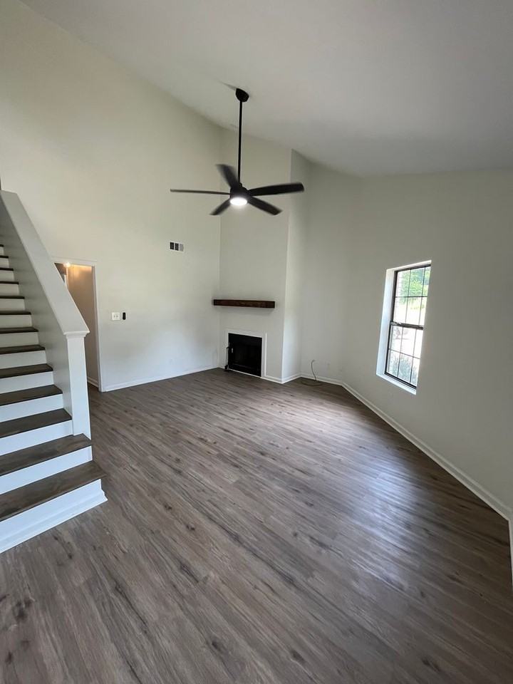 105 Golf Club Rd - Photo 6 of 14