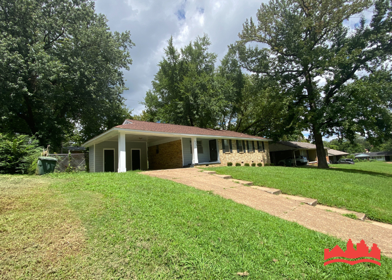 2370 Hillside Ave - Photo 4 of 41