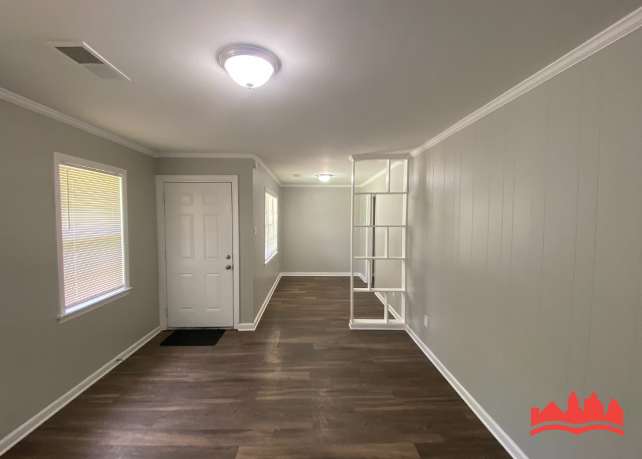 2370 Hillside Ave - Photo 7 of 41