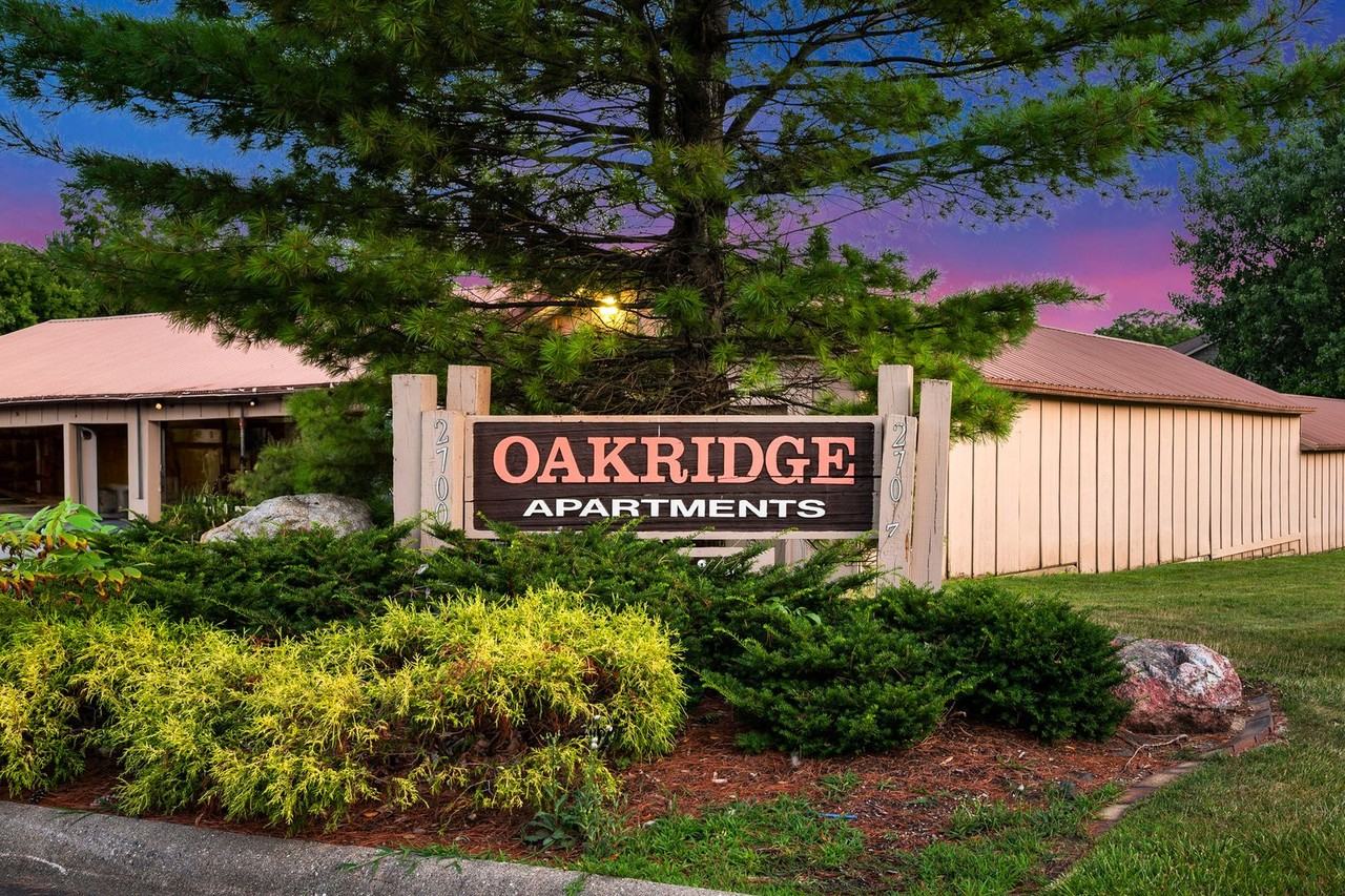 2700 W Willowlake Dr - Photo 2 of 30