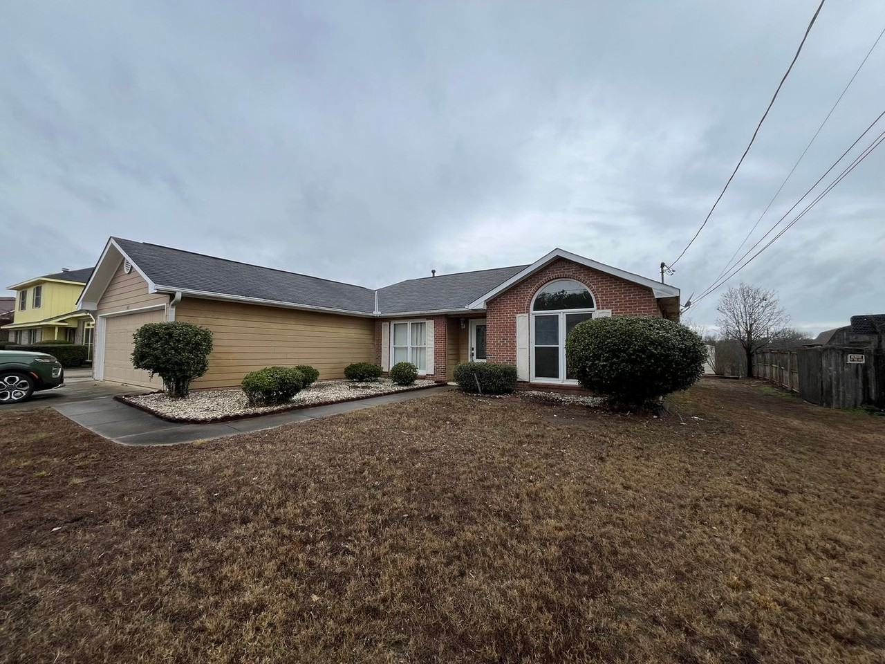 165 Sweetwater Dr - Photo 2 of 28